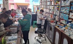 दिक्तेल बजारमा दसैँको चहलपहल बढ्यो, दैनिक लाखौँको आर्थिक कारोबार