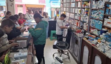 दिक्तेल बजारमा दसैँको चहलपहल बढ्यो, दैनिक लाखौँको आर्थिक कारोबार