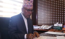 आयोजना कटौती गरी एक खर्ब स्रोत जुटाउन सकिन्छः अर्थमन्त्री खनाल