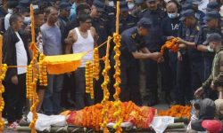 जेनजीकाे प्रदर्शनमा ज्यान गुमाएका तीन प्रहरीको अन्त्येष्टि