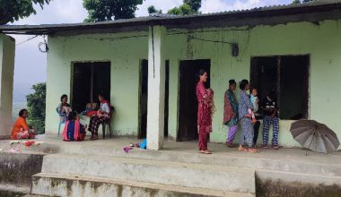 ‘बर्थिङ सेन्टर’ पुग्न दुई घण्टाको पैदल हिड्नुपर्ने