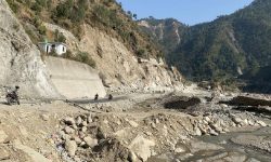 बिपी राजमार्ग : अवरुद्ध हुन नदिन पुनःमर्मत गरिँदै