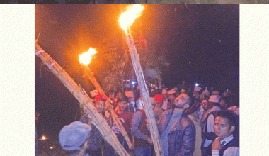 सुदूरपश्चिमका पहाडी जिल्लामा मनाइयो बूढी पोल्ने पर्व