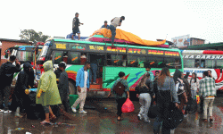 पछिल्लो २४ घण्टामा काठमाडौं उपत्यकाबाट बाहिरिए एक लाख ११ हजारभन्दा बढी यात्रु