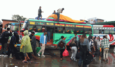 पछिल्लो २४ घण्टामा काठमाडौं उपत्यकाबाट बाहिरिए एक लाख ११ हजारभन्दा बढी यात्रु