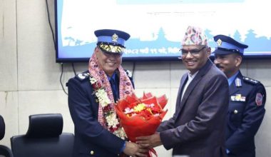 नवनियुक्त ३२औँ आईजीपी खापुङले लगाए दर्ज्यानी चिह्न