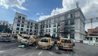 जेनजी आन्दोलन : सिंहदरबार र आसपासका सरकारी निकायमा कति सवारी साधनमा क्षति ?