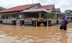 इन्डोनेसियामा भीषण बाढी, १९ को मृत्यु, १० बेपत्ता