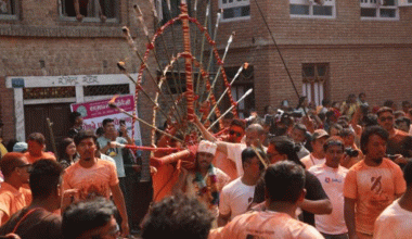 यसरी मनाइयो मध्यपुरथिमिको ऐतिहासिक जिब्रो छेड्ने जात्रा