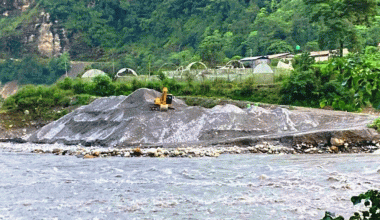 कालीगण्डकी नदीबाट अवैध उत्खनन गरिएको बालुवा जफत