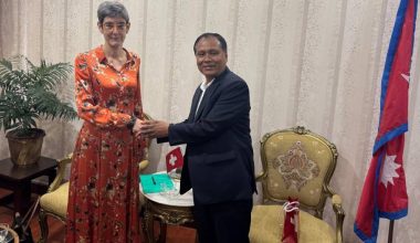 मन्त्री घिसिङ र स्वीस राजदूतबीच भेटवार्ता