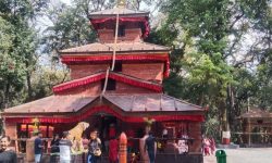 बागलुङ कालिका मन्दिरमा दर्शनार्थी घटे