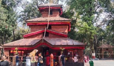 बागलुङ कालिका मन्दिरमा दर्शनार्थी घटे