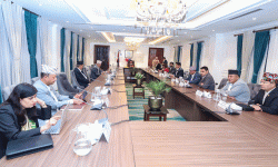 मन्त्रिपरिषद् बैठक जारी