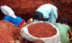 माटो बेचेर दसैँ खर्चको जोहो