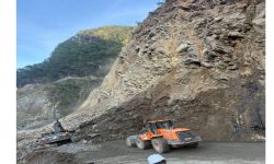 पहिरोका कारण देशका पाँच राजमार्ग पूर्ण रूपमा अवरुद्ध