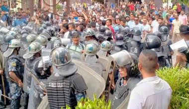 प्रचण्ड निवासमा प्रदर्शनकारी ढुंगामुढा