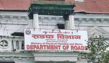 काम नगरी अलपत्र परेका सडक र पुलका २३४ ठेक्का तोडिँदै