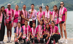 फेवाताल किनारबाट एभरेष्ट महिला भलिबल लिगको ट्रफी अनावरण