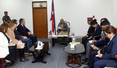 प्रधानमन्त्री कार्कीसँग अमेरिकी राजदूतको भेटवार्ता