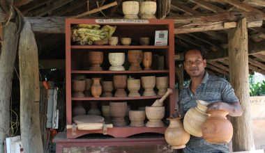 काठका भाँडाकुँडाबाट आत्मनिर्भर