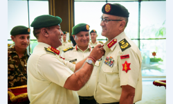 प्रधान सेनापतिद्वारा श्रेष्ठलाई रथीको दर्ज्यानी चिह्न प्रदान