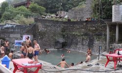 पदयात्रीको ‘रिफ्रेस सेन्टर’ भुरुङ–तातोपानी