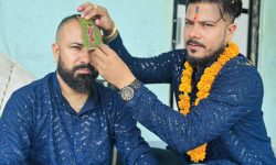 दाजुभाइले एकापसमा लगाए भाइटीका