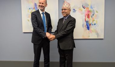 अर्थमन्त्री खनाल र विश्व बैंकका उपाध्यक्षबीच भेटवार्ता