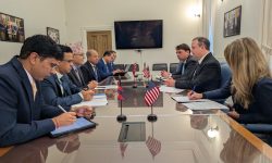 अर्थमन्त्री खनाल भेटघाटमा व्यस्त