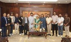 प्रधानमन्त्री कार्कीले कलाकारसँग भनिन्– दुष्प्रचार चिर्नका लागि भूमिका खेलिदिनुहोस्