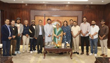 प्रधानमन्त्री कार्कीले कलाकारसँग भनिन्– दुष्प्रचार चिर्नका लागि भूमिका खेलिदिनुहोस्