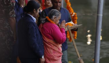 छठ पर्वका लागि सजावट गरिएको पोखरी, ताल र नदी किनारमा गरीयो सफाइ