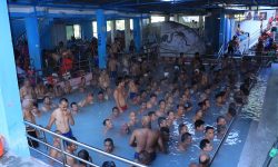 सिङ्गा तातोपानीमा स्नान गर्नेको भीड