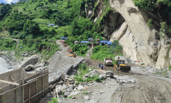 मनाङ–लमजुङ सडकमा रातिमा सवारीसाधन चलाउन रोक