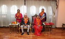राष्ट्रपति पौडेलबाट शुभसाइतमा बहिनीहरूबाट तिहारको टीका ग्रहण