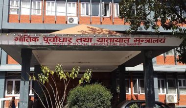 विपद्ले क्षतिग्रस्त सडकमा अस्थायी डाइभर्सन निर्माणमा जोड