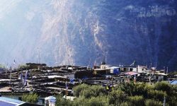 सिमाना कुर्न बसेको ‘चिमाङ’ गाउँ