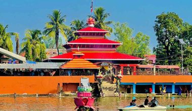 हेलिकप्टरबाट सप्तरीको कंङ्कालिनी र छिन्नमस्ता मन्दिरमा पुष्प वृष्टि