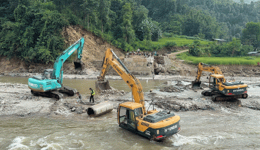 जोगमाई खोलामा डाइभर्सन निर्माण
