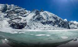 दुधकुण्डको आस्था र साहस : पूर्वाधार अभावले पर्यटन जोखिममा