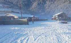 अन्नपूर्ण आधार शिविरमा पदयात्रा रोकियो : पर्यटकलाई नारच्याङ र भुरुङ्ग तातोपानीमा ल्याइयो