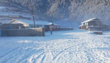 अन्नपूर्ण आधार शिविरमा पदयात्रा रोकियो : पर्यटकलाई नारच्याङ र भुरुङ्ग तातोपानीमा ल्याइयो