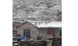 उत्तरी गोरखामा असोजमै हिमपात