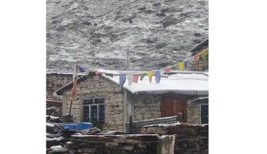 उत्तरी गोरखामा असोजमै हिमपात