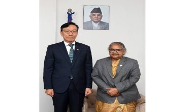 प्रधानमन्त्री कार्कीसँग दक्षिण कोरियाका राजदुत पार्कको शिष्टाचार भेट