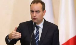 म्याक्रोनको दुविधा : प्रधानमन्त्रीको राजीनामापछि फ्रान्स कुन बाटोमा ?