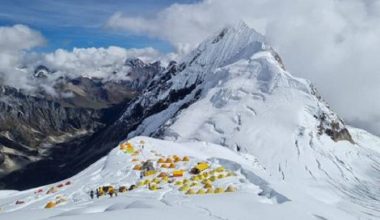 मनास्लु क्षेत्रमा एक विदेशी पर्यटक पहिरोमा पुरिइन्