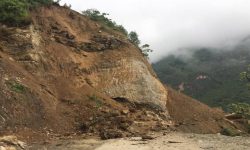 पहिरो खसेर अवरुद्ध कटारी घुर्मी सडक खुल्यो