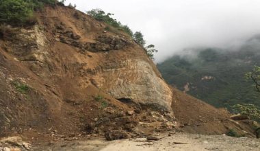 सुक्खा पहिरोले टिमुरे–रसुवागढी राजमार्ग अवरुद्ध